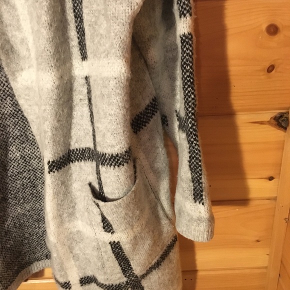 Long hoodie style coat - Picture 3 of 3